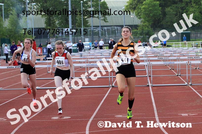Women and Girls hurdles, 2022 North Eastern Track and Field Champs., Middlesbrough. David T. Hewitson/Sports for All Pics
